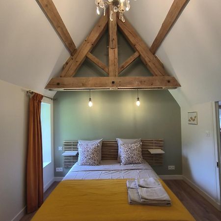 Gites Le Vieux Vinzelles Volvic Bagian luar foto