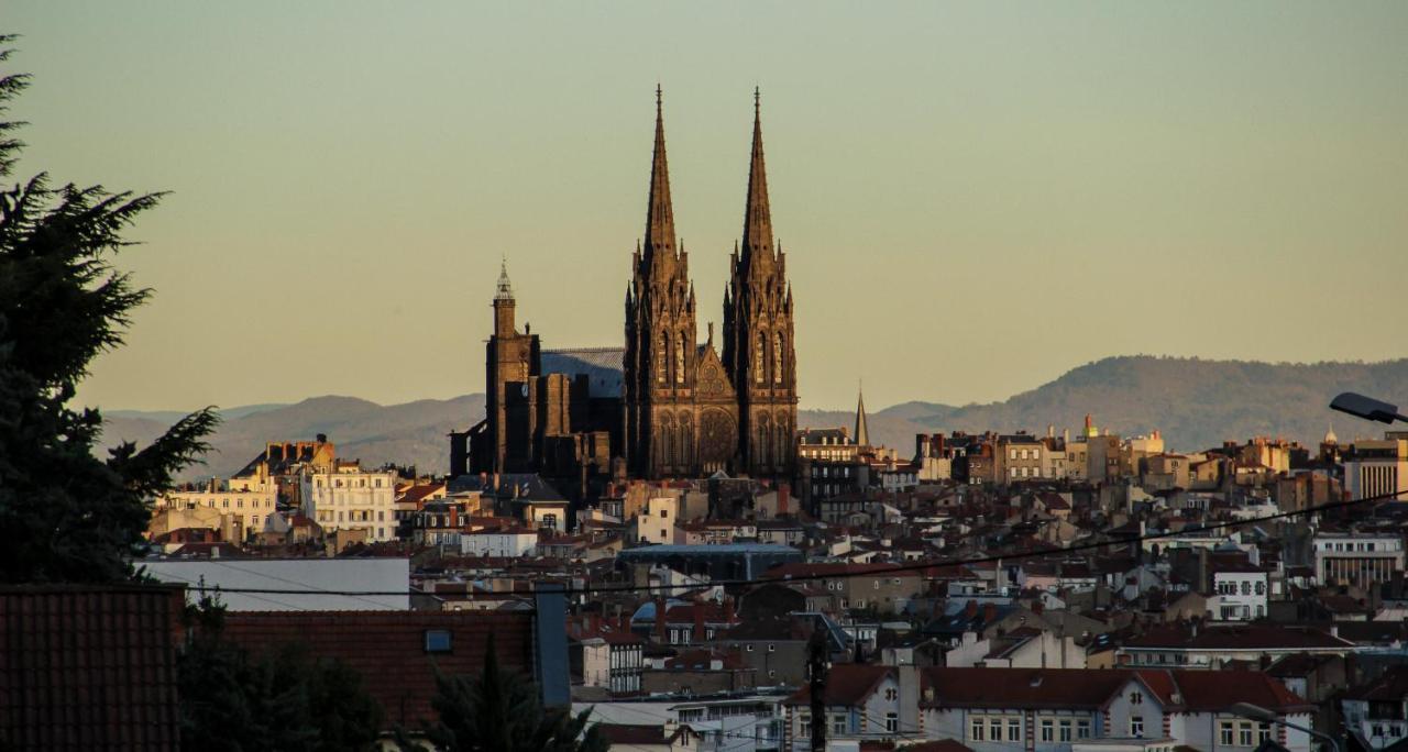 Gites Le Vieux Vinzelles Volvic Bagian luar foto