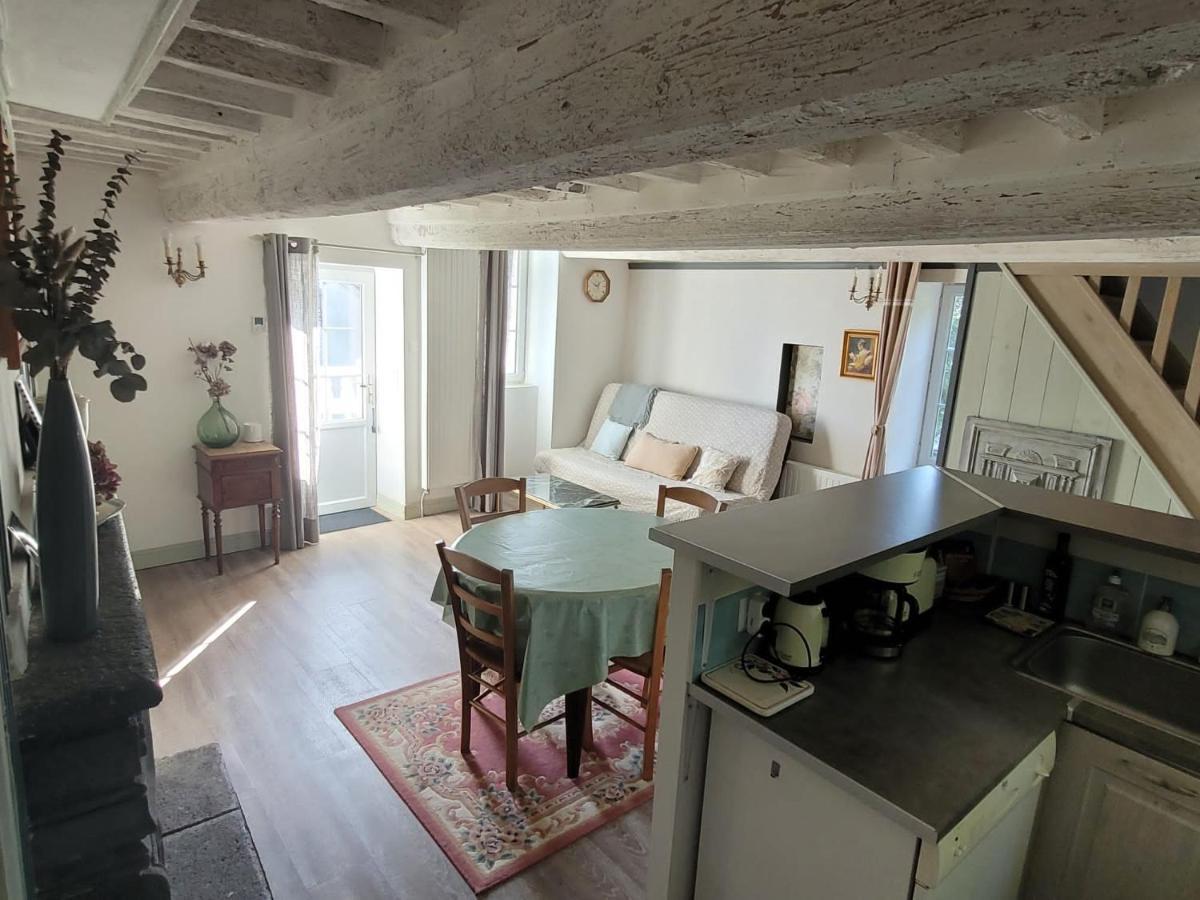 Gites Le Vieux Vinzelles Volvic Bagian luar foto