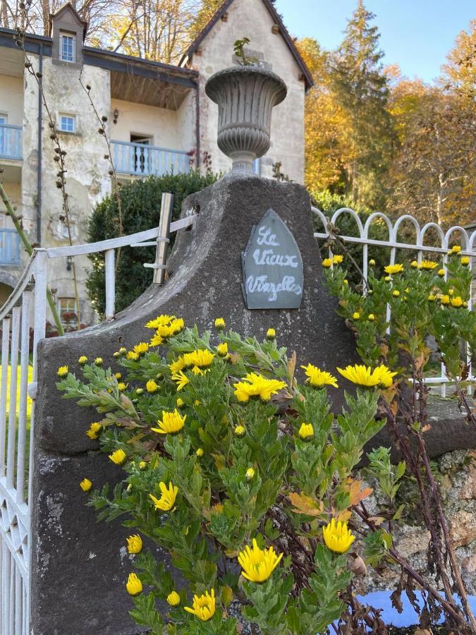 Gites Le Vieux Vinzelles Volvic Bagian luar foto