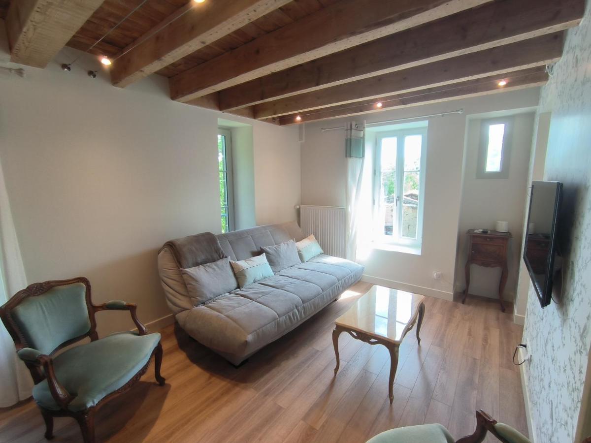 Gites Le Vieux Vinzelles Volvic Bagian luar foto